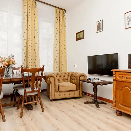 Vintage Praga By Renters Appartement