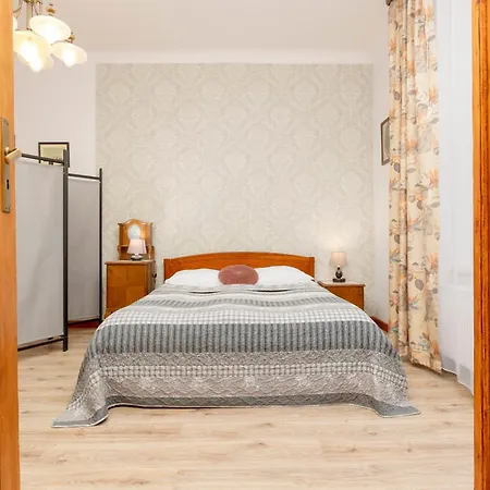 Vintage Praga By Renters *