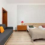 Vintage Praga By Renters Apartman *