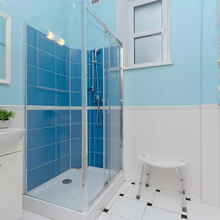 Vintage Praga By Renters *